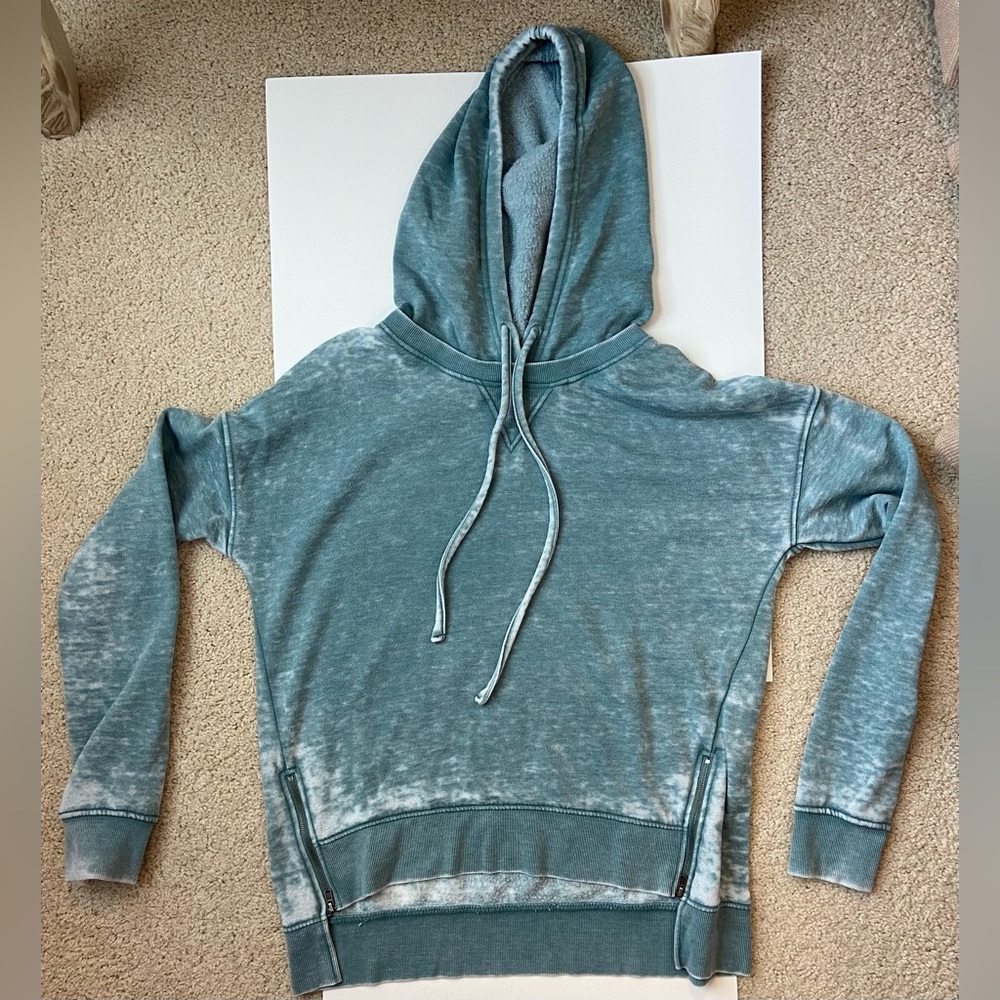 So Hoodie with zipper details size medium